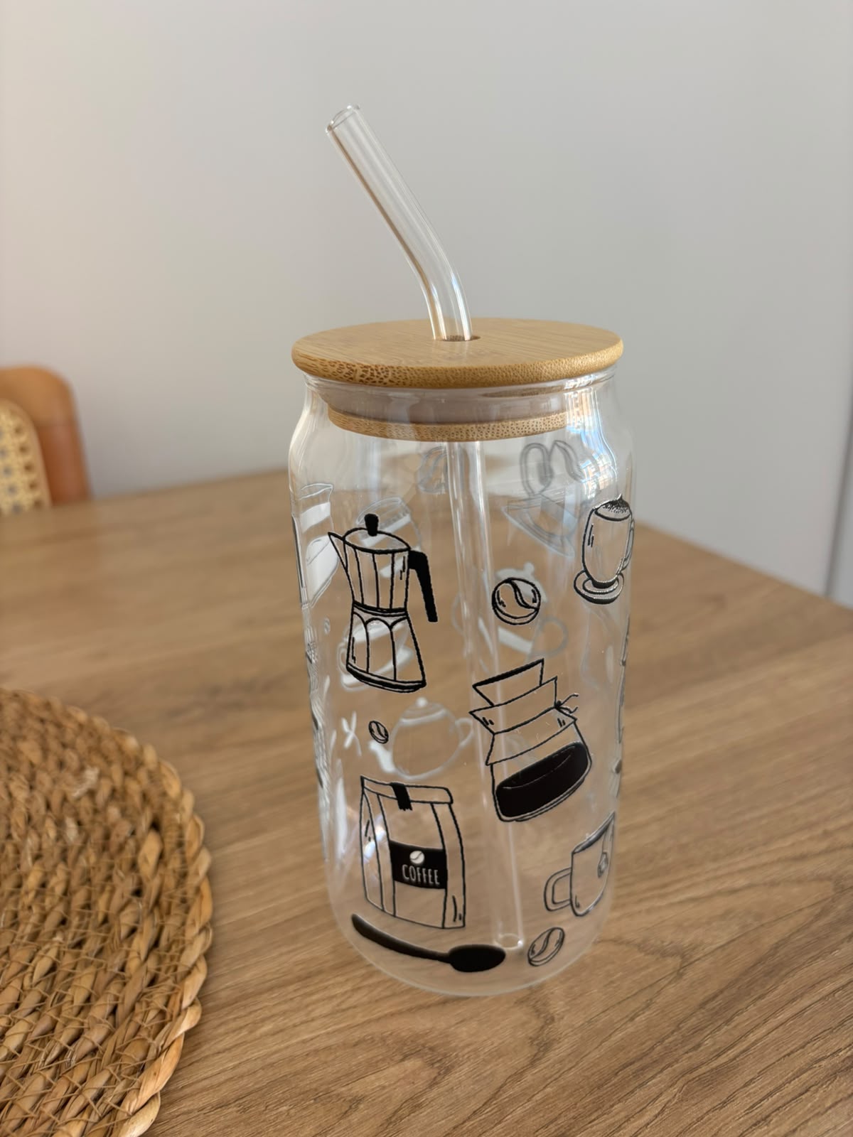 Kahve Desenli Bambu Kapaklı Pipetli Cam Bardak 550 Ml